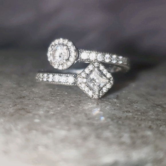 Pandora Sparkling Square & Circle Open Ring - Picture 2 of 9